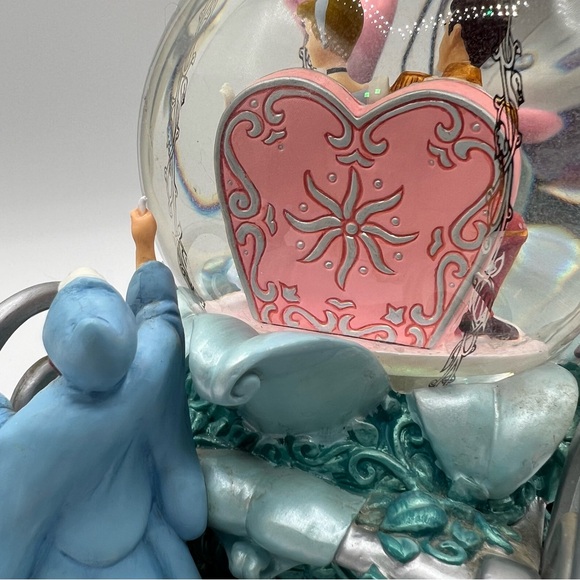 Disney  50th Anniversary Musical Snow Globe Carriage with Cinderella and Prince - Picture 10 of 17